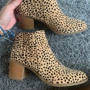 Super cute leopard print booties